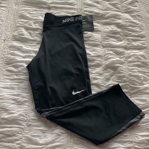 Nike Pro cropped leggings